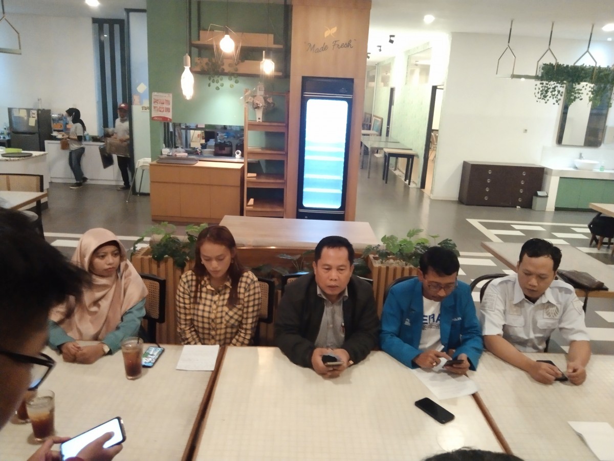DPC Peradi Kepanjen saat menggelar konferensi pers (Foto: Galih Rakasiwi/jatimnow.com)