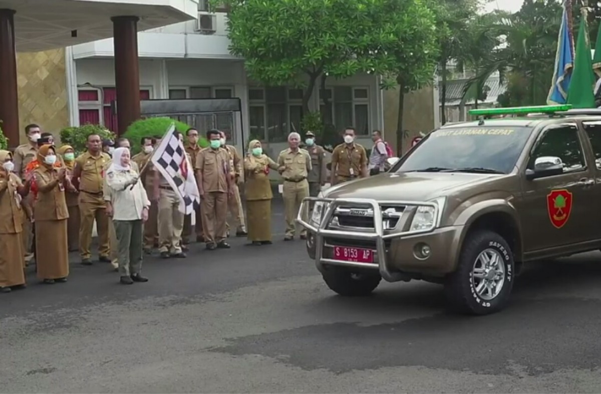 Bupati Bojonegoro Anna Mu'awanah berangkatkan Kirab Pataka Jer Basuki Mawa Beya (Foto: Misbahul Munir/jatimnow.com)