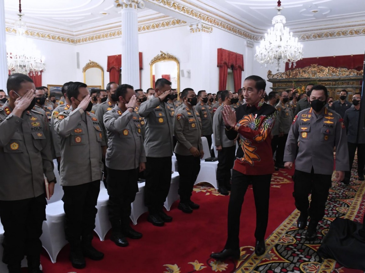 Presiden Jokowi memberikan arahan kepada jajaran Polri, Jumat (14/10/2022), di Istana Negara, Jakarta.(Foto: BPMI Setpres)
