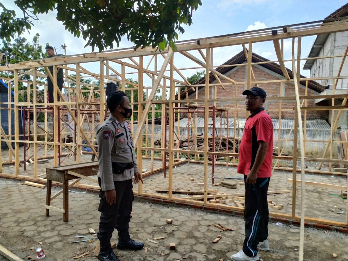 SDN 2 Karangpatihan Ponorogo Akhirnya Bisa Bangun Kelas Darurat