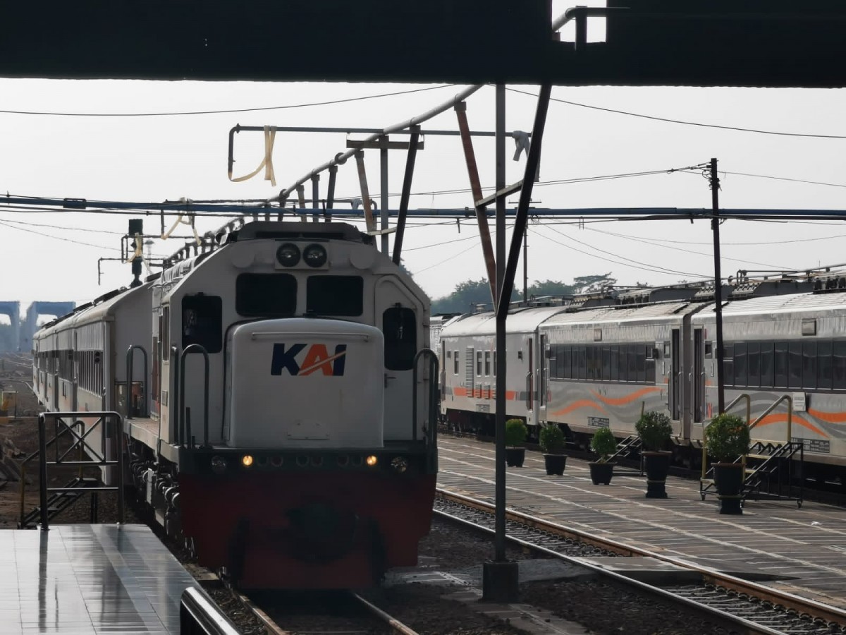 KA Kahuripan di Stasiun Madiun.(Foto: Humas PT KAI Daop 7)