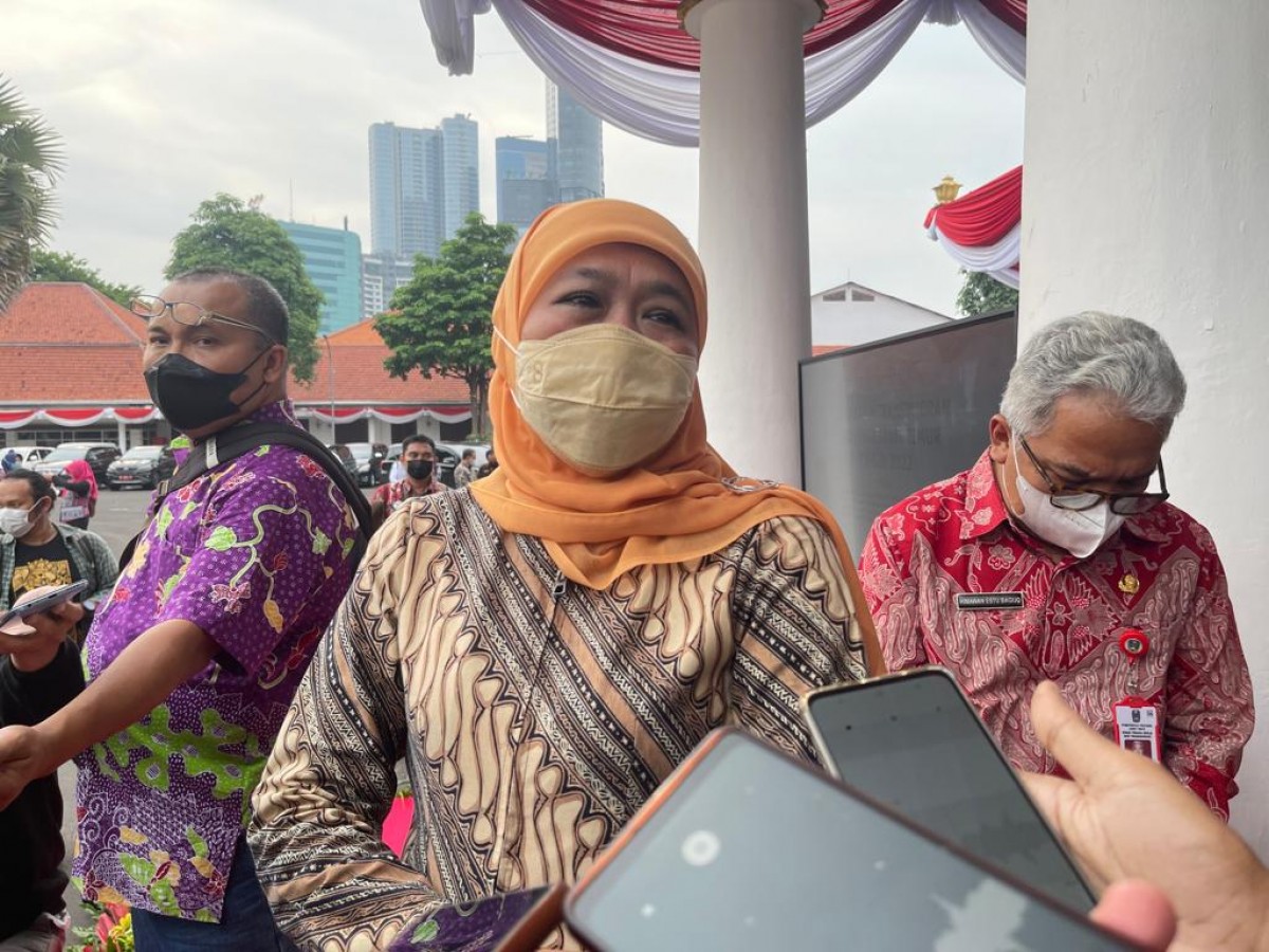 Khofifah Imbau Masyarakat Tak Panik Sikapi Kasus Gagal Ginjal Akut