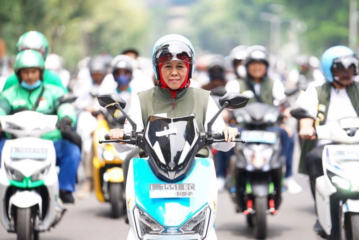 Konvoi Kendaraan Listrik di Jatim Pecahkan Rekor MURI