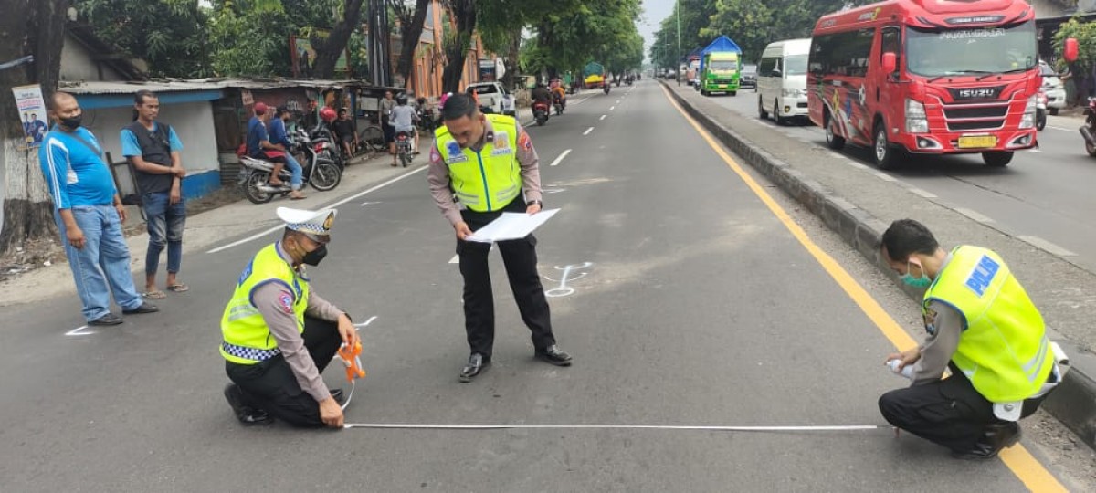 Remaja Indramayu Tewas Terlindas Truk Kontainer di Pasuruan