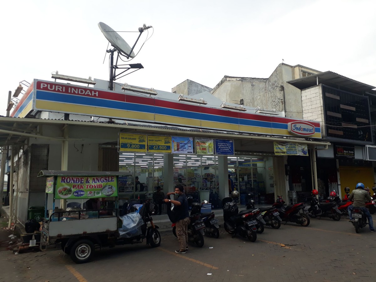 Indomaret di Sidoarjo Kota, yang menjadi lokasi pencurian motor (Foto-foto: Zainul Fajar/jatimnow.com)