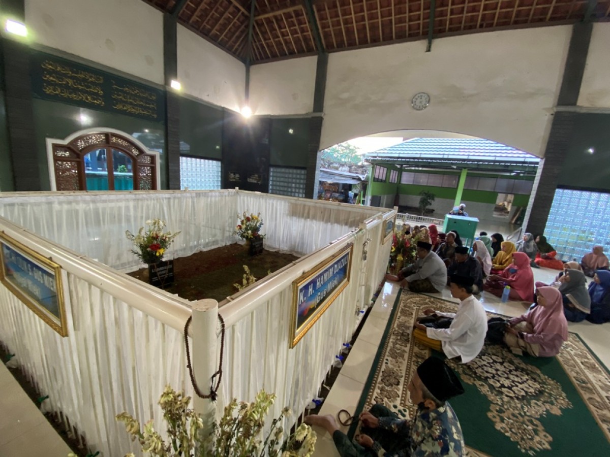 3 Wisata Religi di Kediri: Makam Mbah Mursyad hingga Guru Sri Aji Joyoboyo