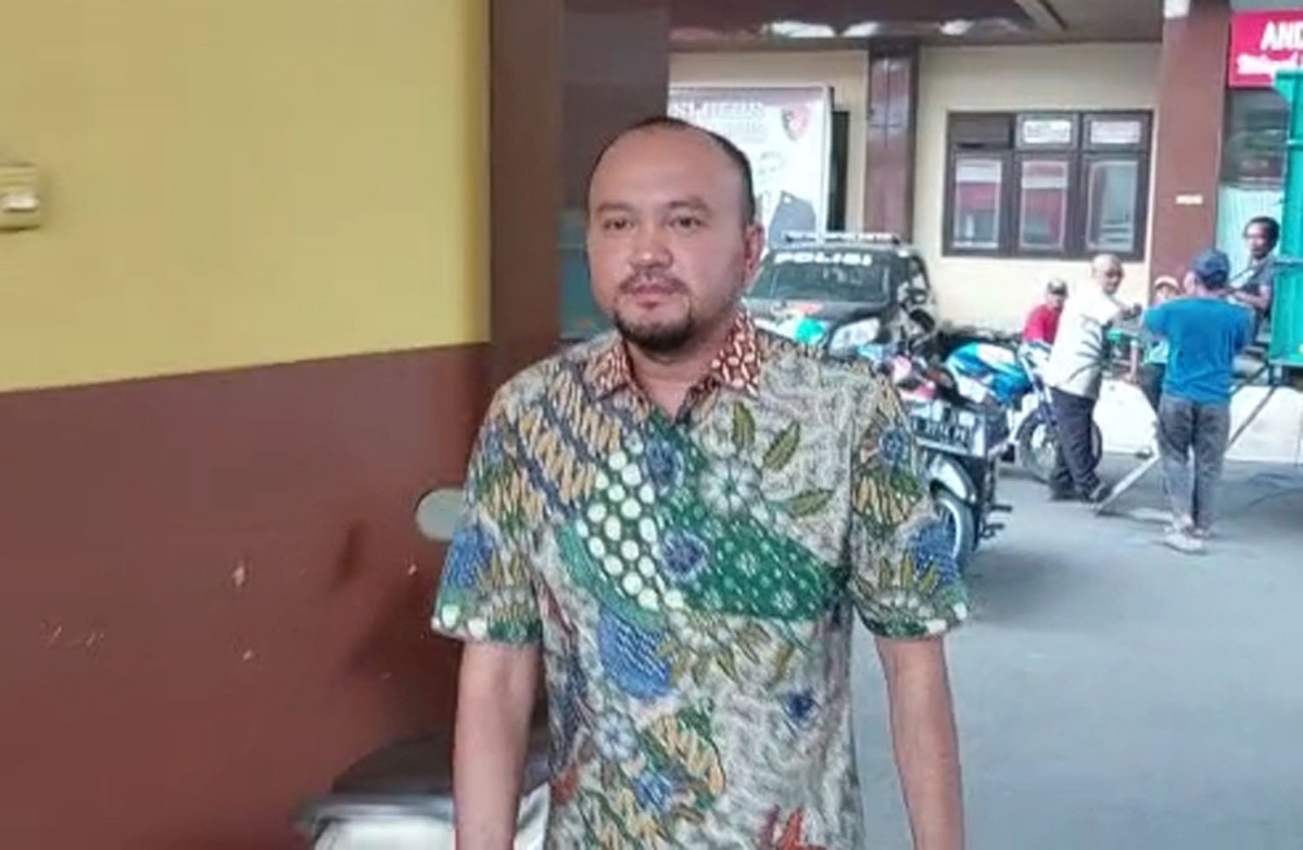 Manajer Arema FC, Ali Fikri usai diperiksa di Mapolda Jatim (Foto: Zain Ahmad/jatimnow.com)