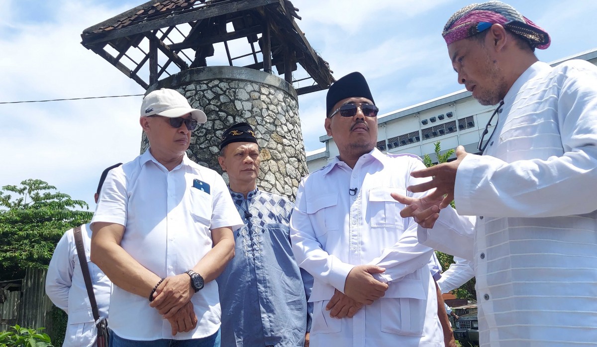 Rombongan pengurus Gerindra Jatim di Penjara Koblen (Ni'am Kurniawan/jatimnow.com)