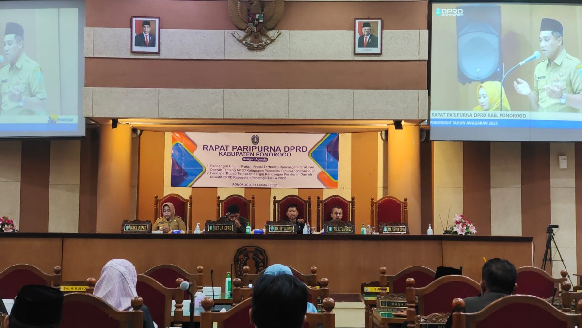 Rapat Paripurna Pandangan Umum (PU) Fraksi di DPRD Ponorogo. (Foto-foto: Humas DPRD Ponorogo for jatimnow.com)