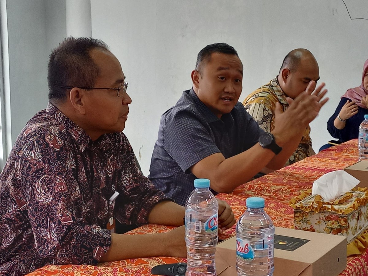 Konferensi pers direksi baru PDPS Surabaya.(Foto: Ni'am Kurniawan/jatimnow.com)