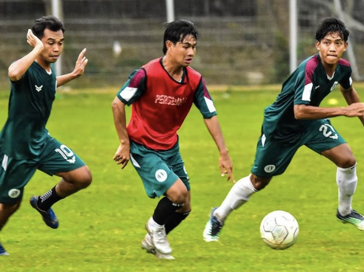 Persedikab Kediri menggelar latihan di Stadion Canda Bhirawa.(Foto: Persedikab Kediri/jatimnow.com)