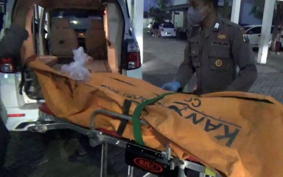 Dor! Pria Tewas Ditembak Orang Misterius di Arena Sabung Ayam Bangkalan