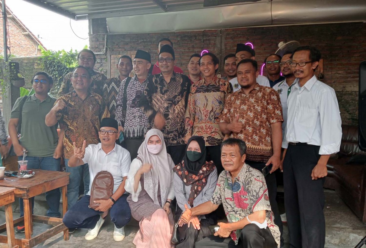 Raja Juli Antoni saat berdialog dengan kader PSI Jombang (Foto-foto: Elok Aprianto/jatimnow.com)