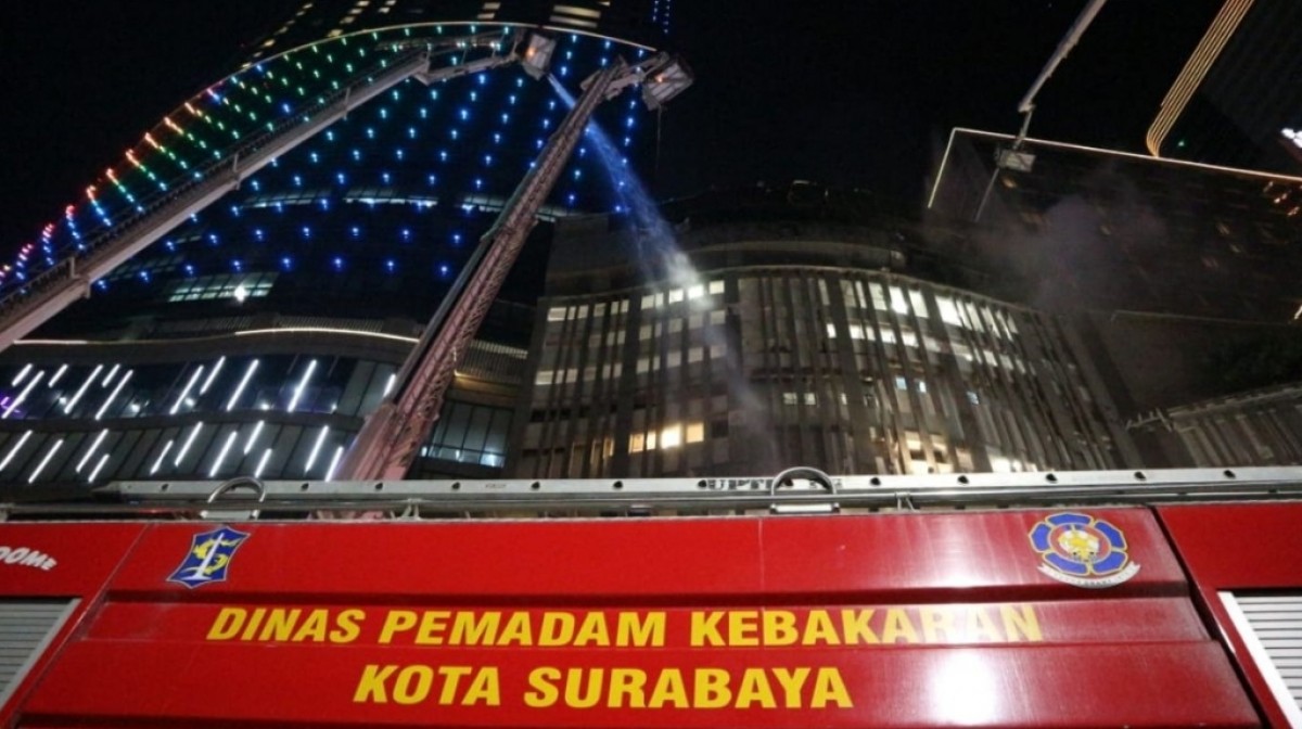 Pemadaman kebakaran di TP Surabaya beberapa waktu lalu (Foto: Dok. jatimnow.com)