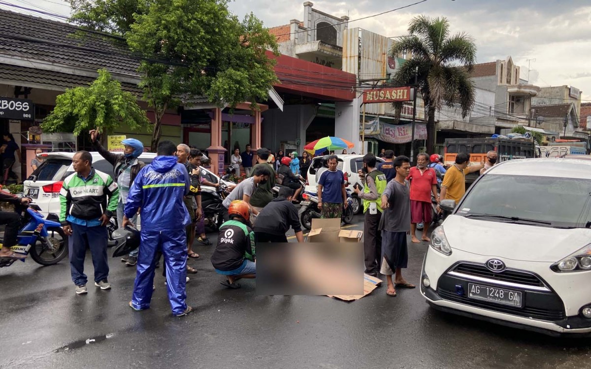 Pelajar tewas dalam kecelakaan dua motor di Kota Kediri (Foto: Yanuar Dedy/jatimnow.com)