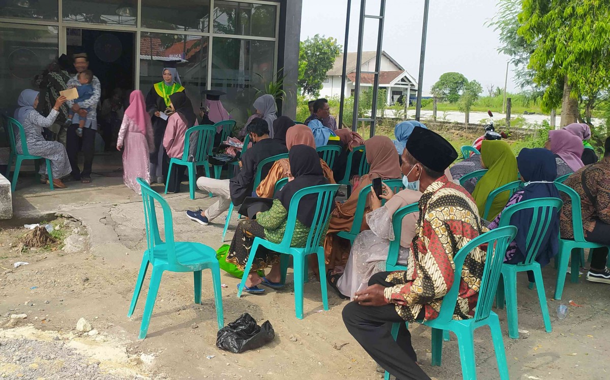 Jasa Foto Lamongan Diserbu Mahasiswa Unisla dan Unisda, Kenapa?