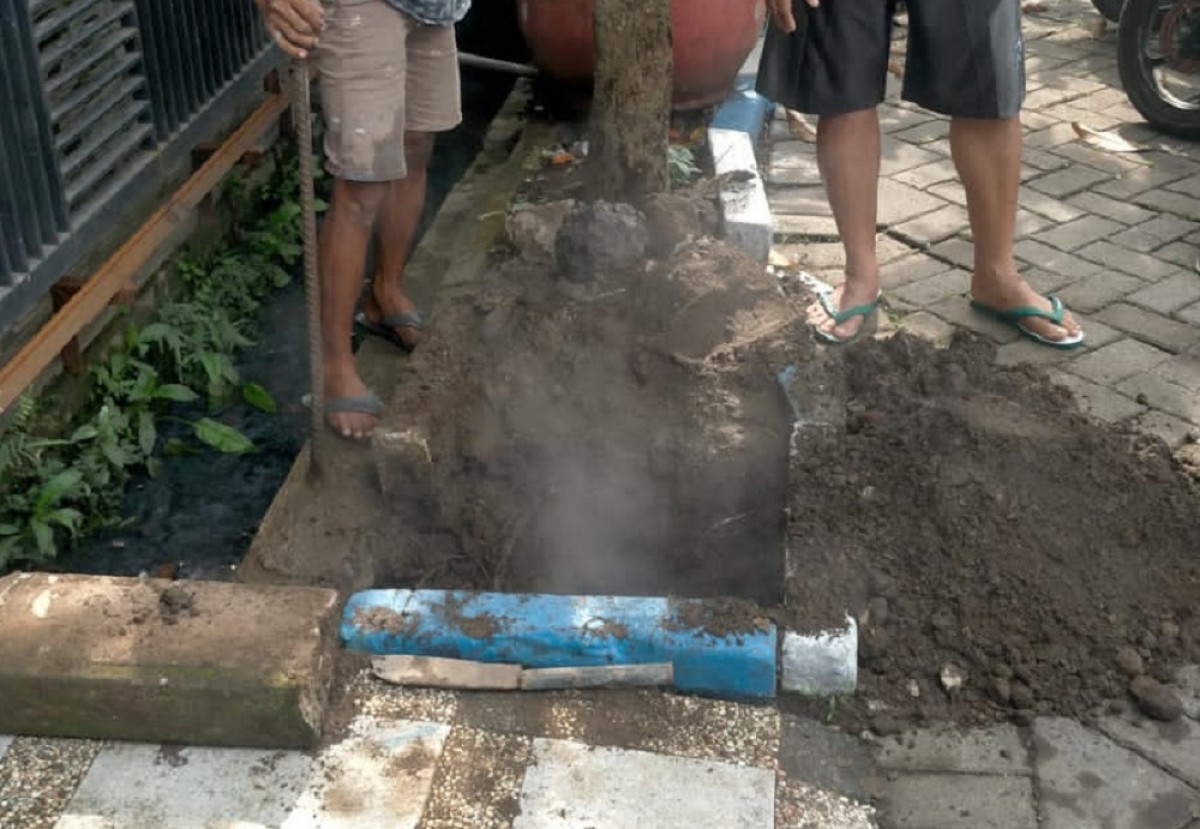 BPBD Sebut Fenomena Tanah Keluarkan Asap di Sidoarjo Bukan yang Pertama