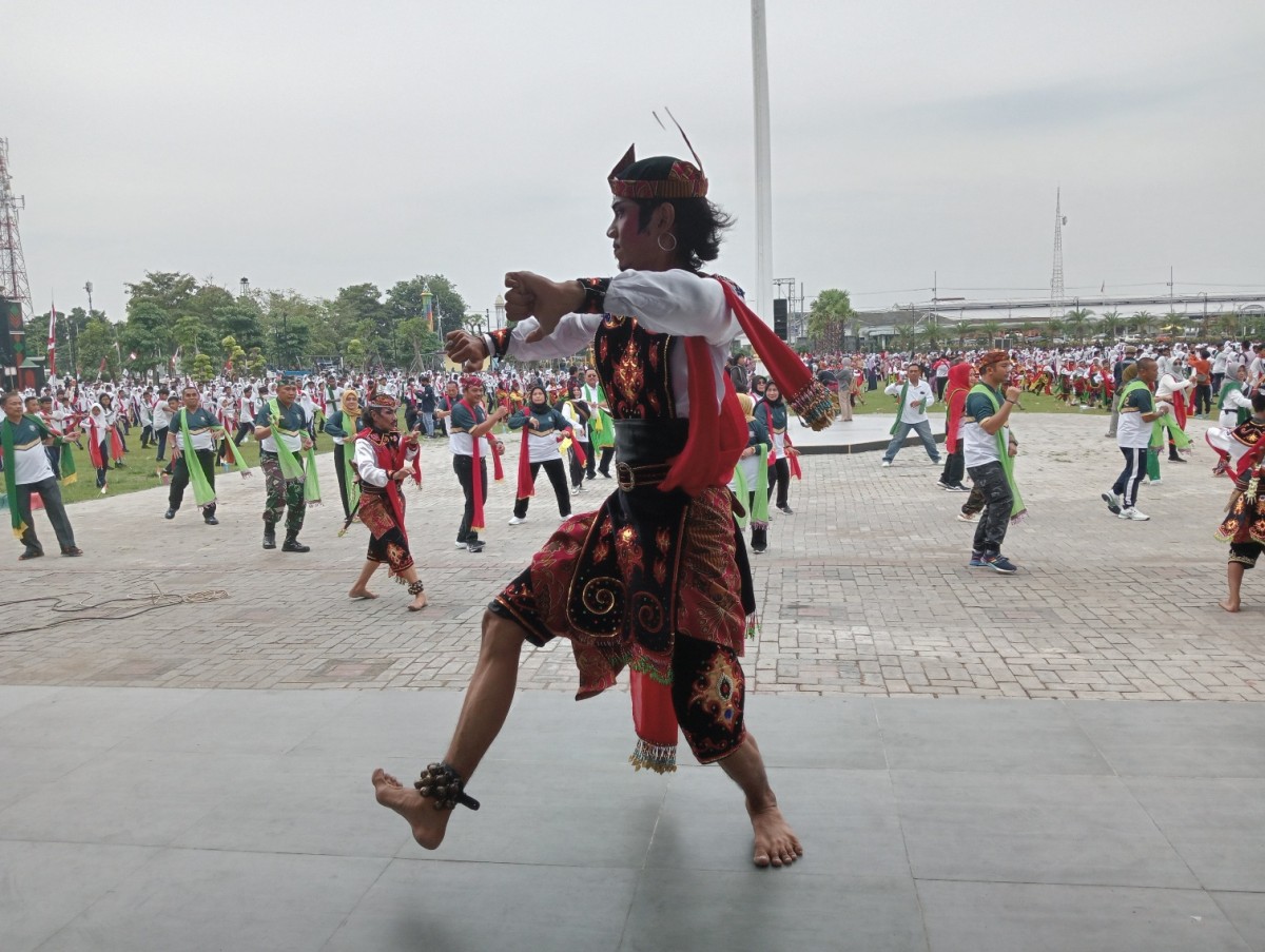 Puluhan Ribu Pelajar Pecahkan Rekor MURI Tari Remo Boletan