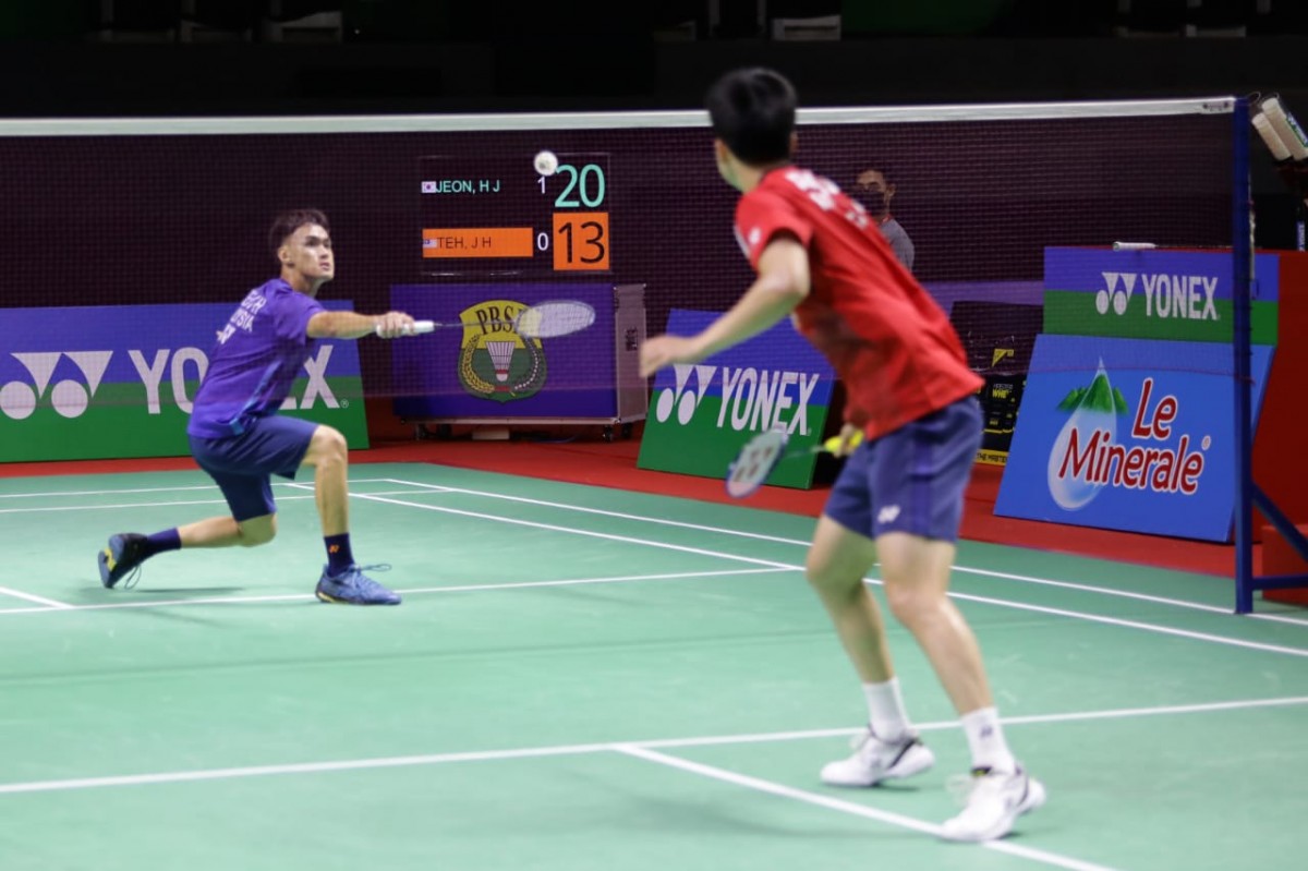 Support Le Minerale pada gelaran turnamen bulutangkis. (Foto: Ari for jatimnow.com)