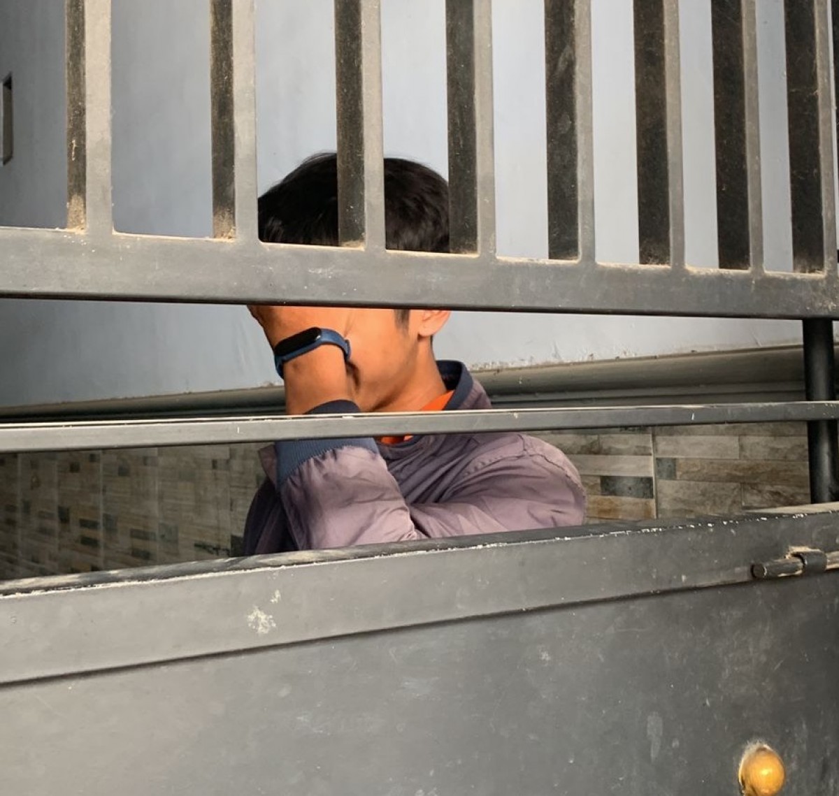 Pencuri pakaian dalam wanita saat tertangkap. (Foto: Dok. jatimnow.com)