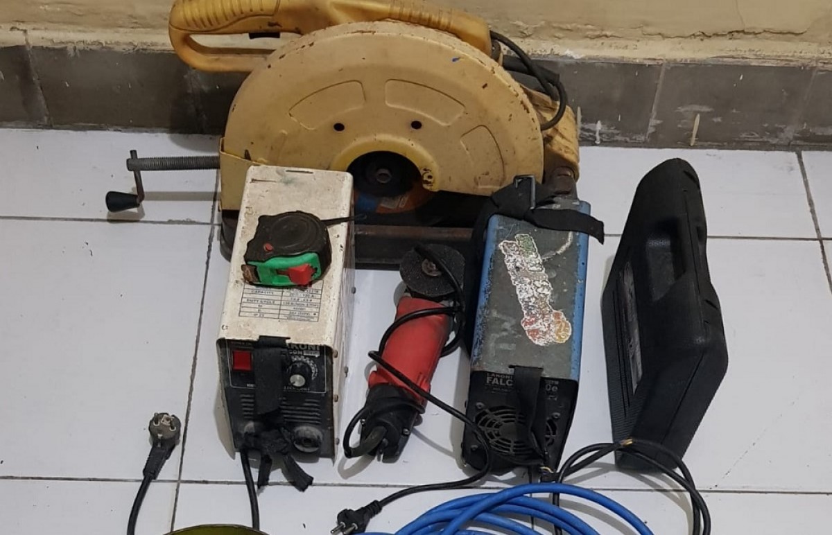 Barang bukti yang diamankan dari kedua tersangka Londo dan Sentho. (Foto: Polsek Mlarak)