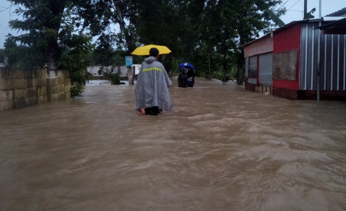 Kondisi banjir di Desa Brangkal Kecamatan Parengan, Tuban. (foto: Misbahul Munir/jatimnow.com)