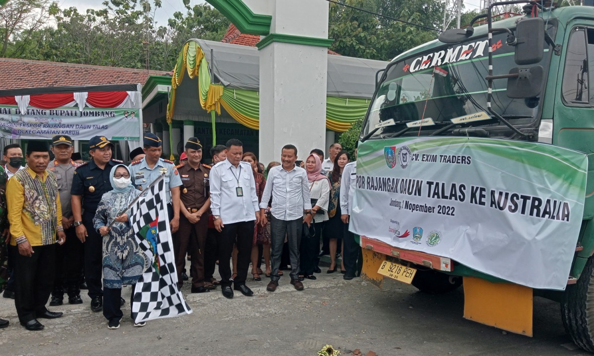 Bupati Jombang Berangkatkan Ekspor Perdana Rajangan Daun Talas Ke Australia