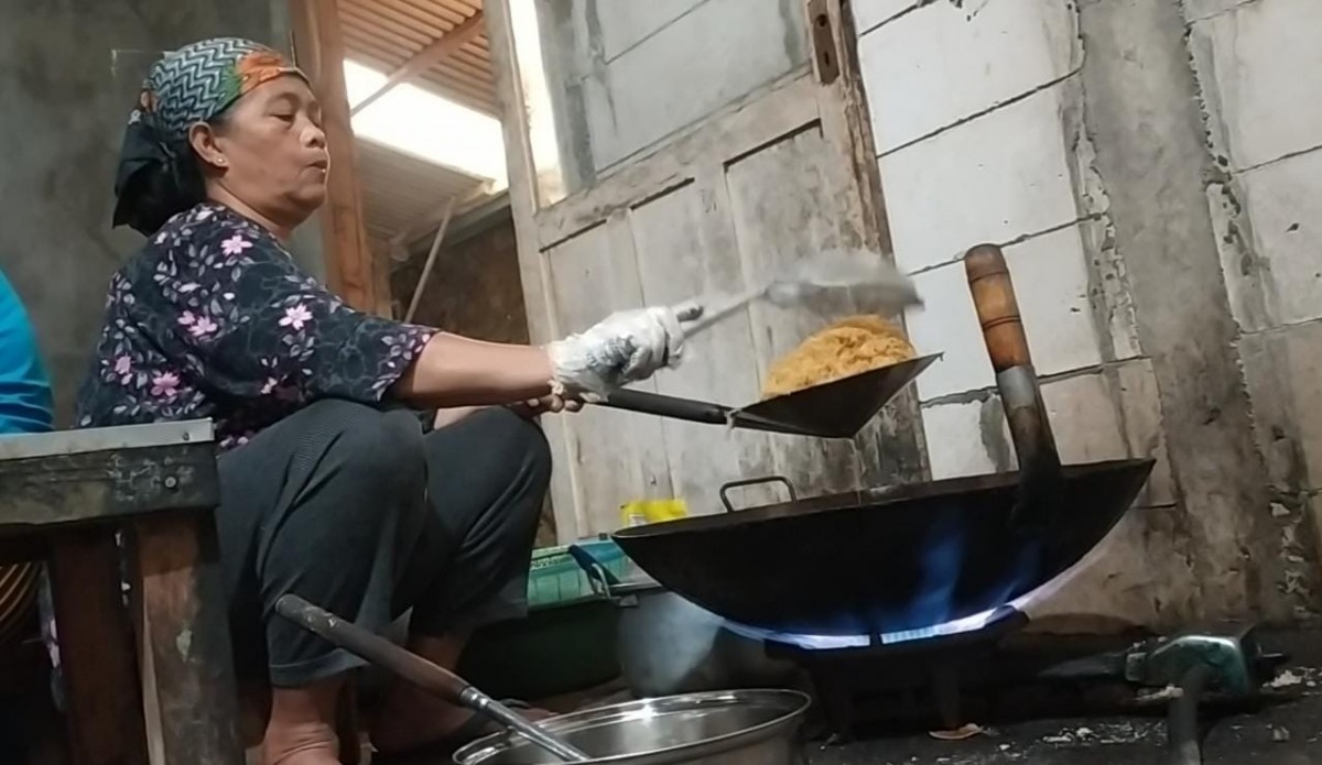 Pembuatan cekeremes di Dusun Segunung, Desa Carangwulung, Kecamatan Wonosalam.(Foto-foto: Elok Aprianto/jatimnow.com)