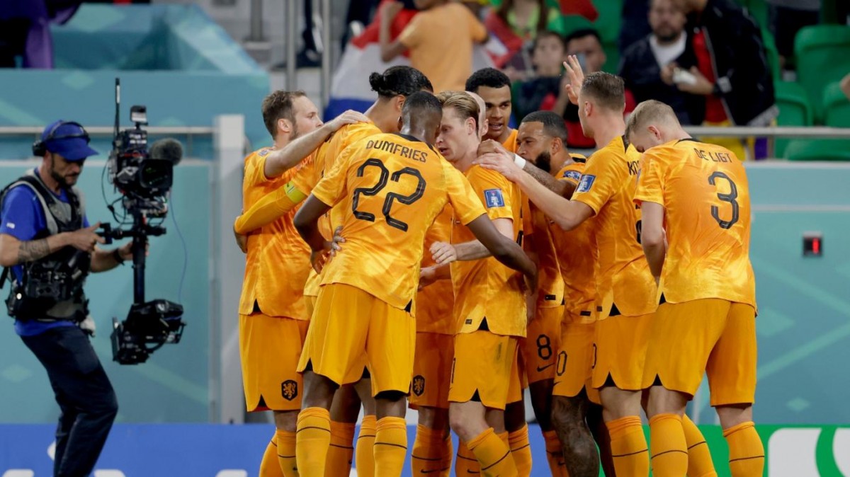 Coady Gakpo melakukan selebrasi usai membuka kran gol Belanda ke gawang Senegal. (foto: KNVB)