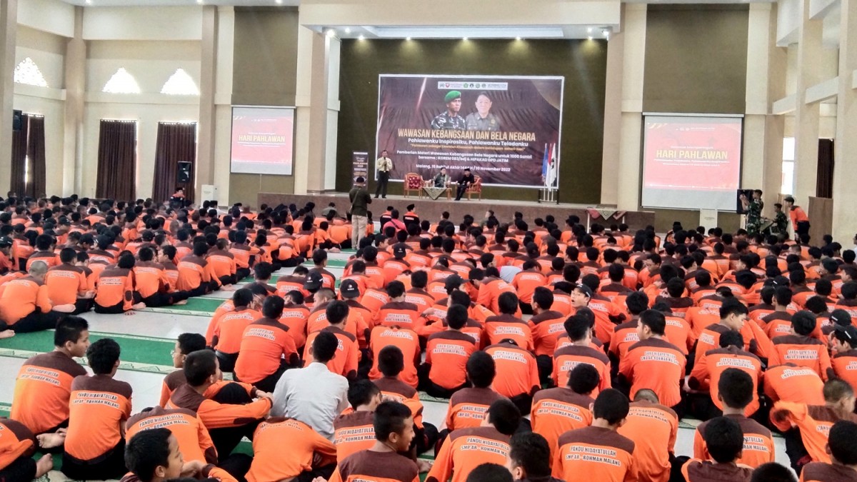 HIPAKAD Jatim memberi wawasan kebangsaan kepada pelajar. (foto: Galih Rakasiwi/jatimnow.com)