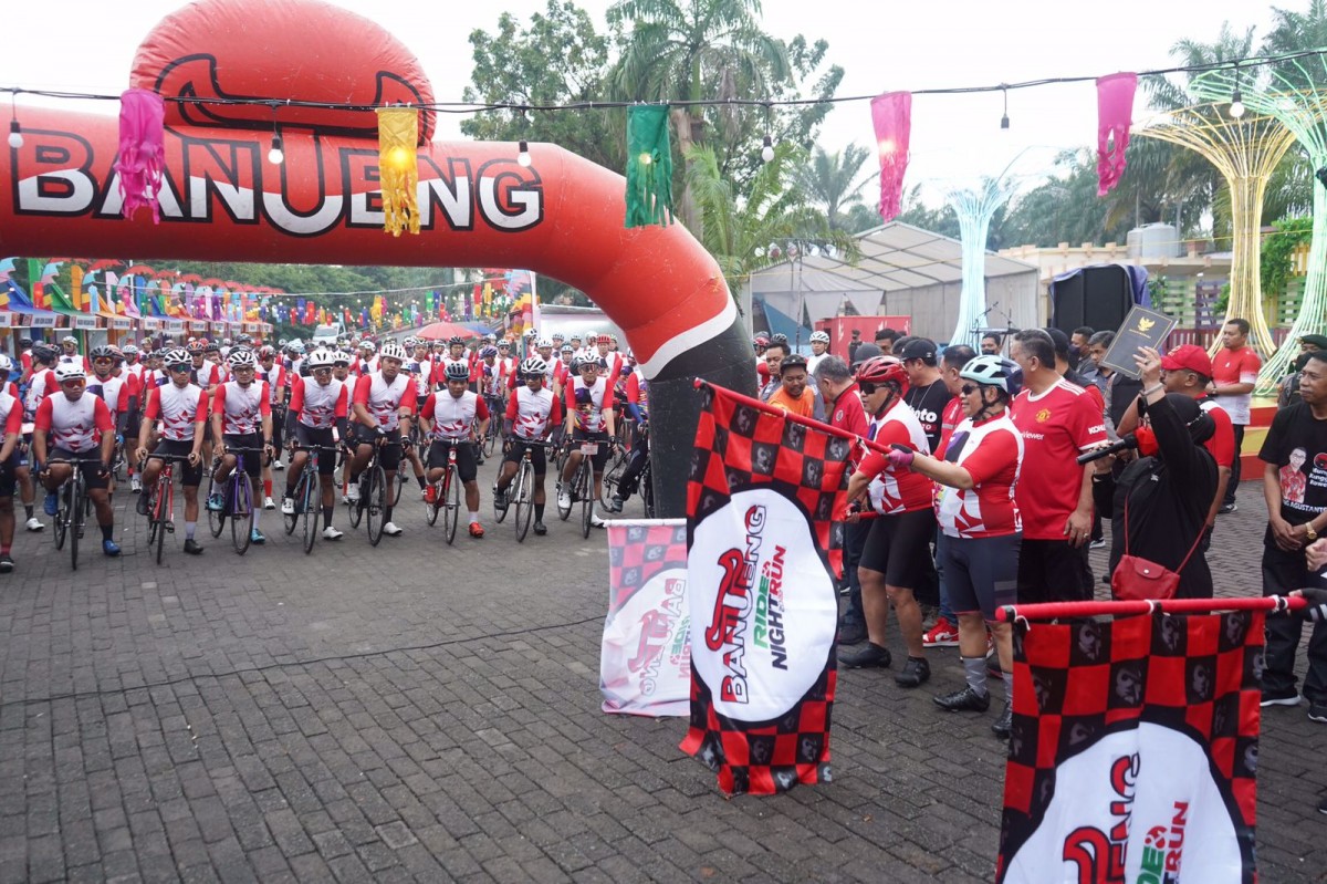 Pemberangkatan peserta Banteng Fondo Ride di SLG Kabupaten Kediri (Foto: Humas Pemkab Kediri/jatimnow.com)