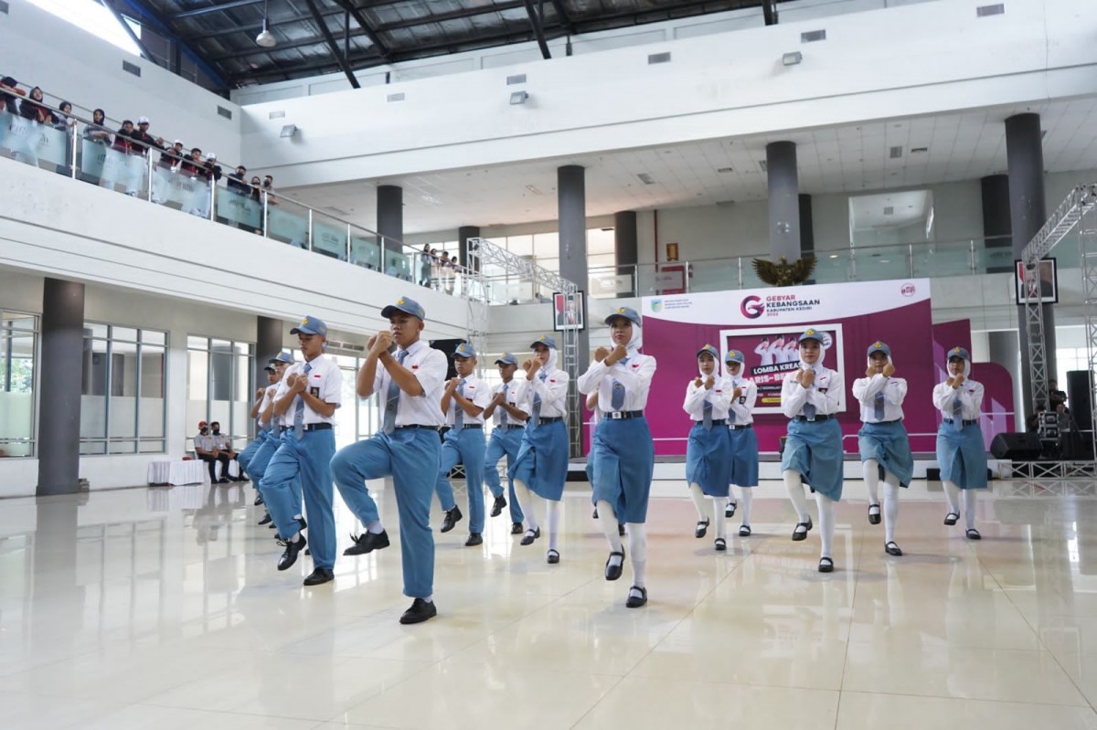 Aksi peserta Gebyar Kebangsaan 2022 di Kabupaten Kediri. (Foto : Humas Pemkab Kediri for jatimnow.com)