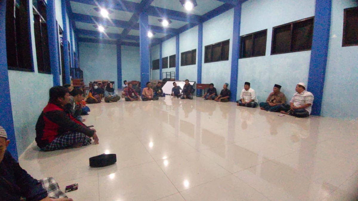 Pertemuan investor dan koordinator di Pondok Pesantren Bani Ridwan di Kabupaten Kediri. (Foto: Agung for jatimnow.com)