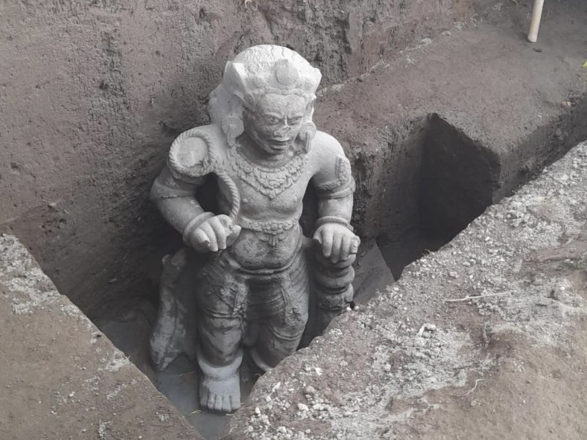 Penampakan temuan benda bersejarah di Situs Adan-adan. (Foto-foto: Yanuar Dedy/jatimnow.com)