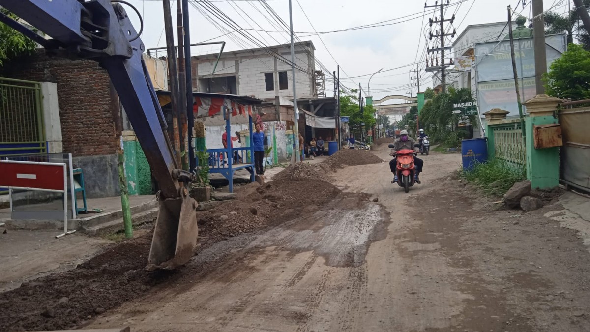 Proyek galian pipa Umbulan dari Perumda Delta Tirta Sidoarjo (Foto: Zainul Fajar/jatimnow.com)