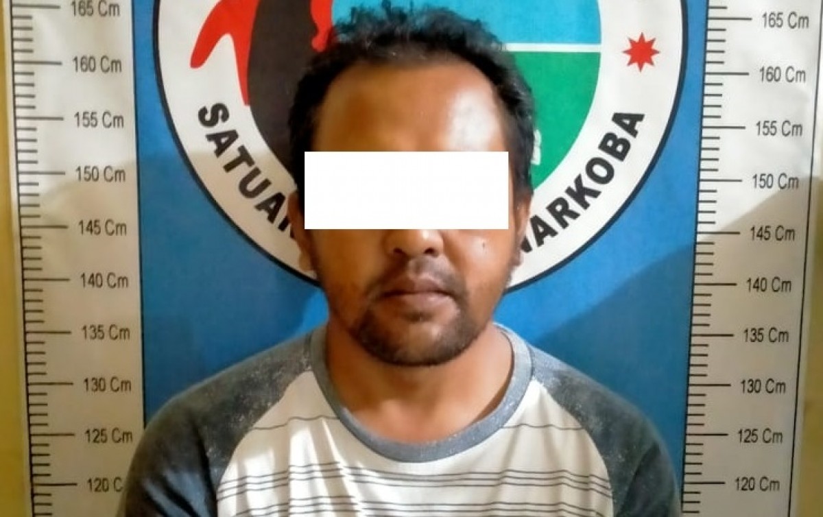 Polisi mengamankan alat hisab sabu dari salah satu kamar kos di Desa Kolor, Sumenep. (Foto: Polres Sumenep)