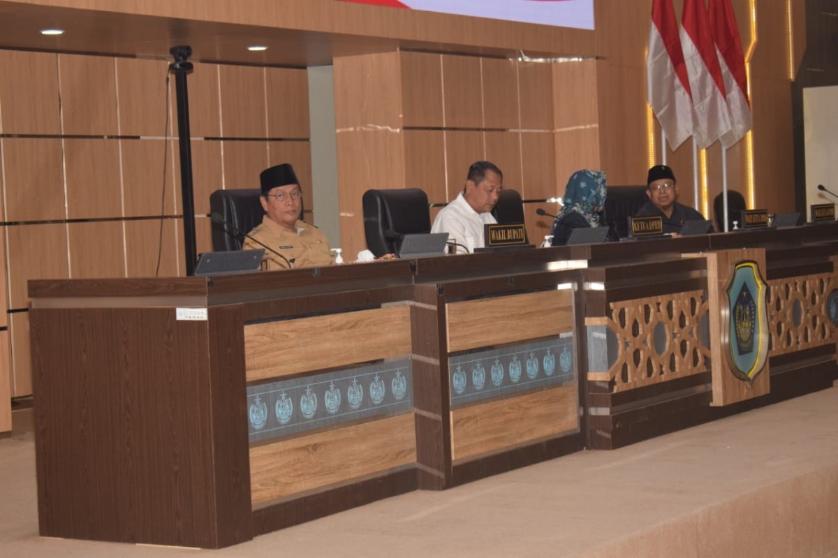 Suasana rapat paripurna Propemperda 2023 Lamongan. (Foto: Humas Pemkab Lamongan for jatimnow.com)