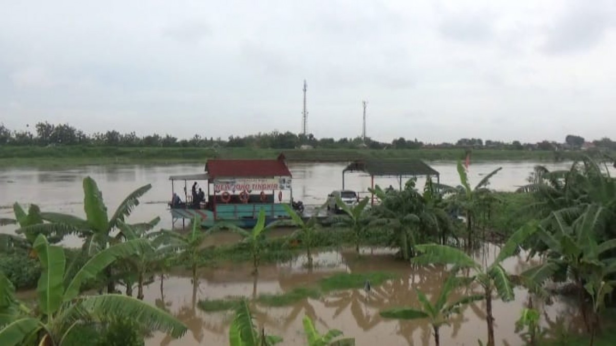 Kesaksian Penumpang Mobil yang Terbawa Arus Sungai Brantas di Jombang