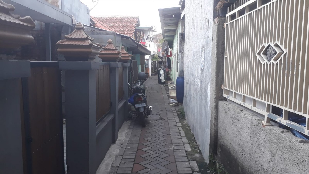 Gang kecil deretan tempat kos buruh pabrik kawasan SIER, Jalan Rungkut Kidul Surabaya yang disatroni maling (Foto: Dofir for jatimnow.com)