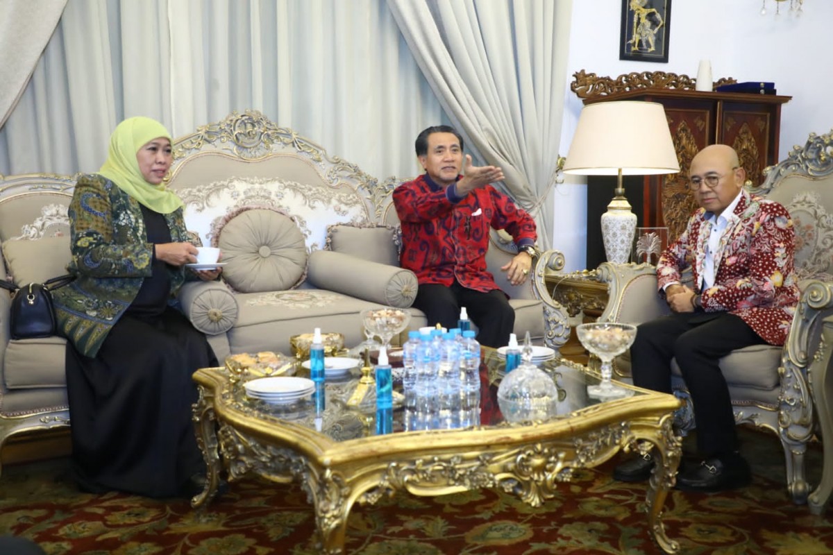 Gubernur Khofifah saat kunjungan ke Duta Besar RI untuk Mesir, Lutfi Rauf di Kantor KBRI Mesir di Kairo. (Foto: Humas Pemprov Jatim for jatimnow.com)