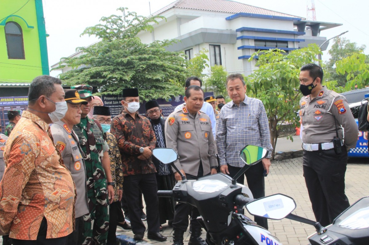 Kunjungan Kapolda Jatim Irjen Pol Toni Harmanto ke Satpas Colombo (Foto-foto: Humas Polrestabes Surabaya)