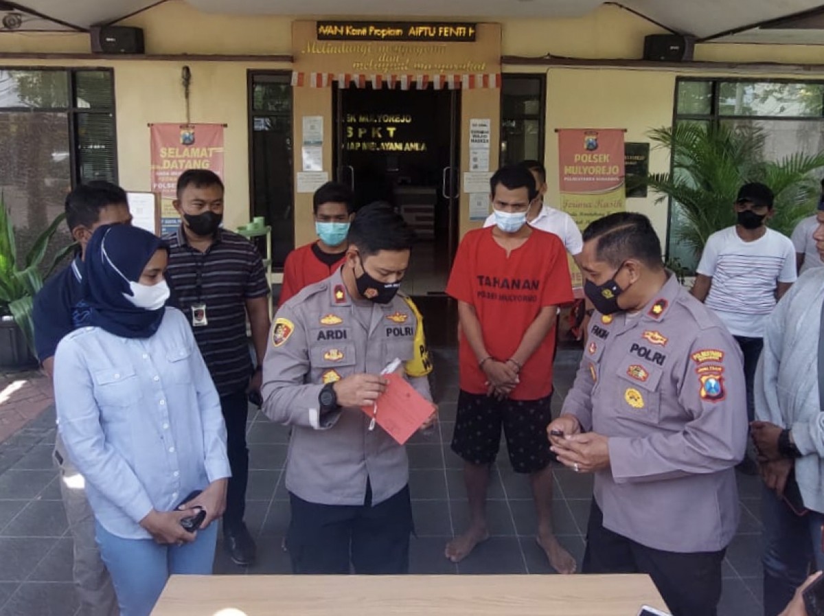 Gegara Dorong Motor, Dua Pria Babak Belur Dihajar Warga Surabaya