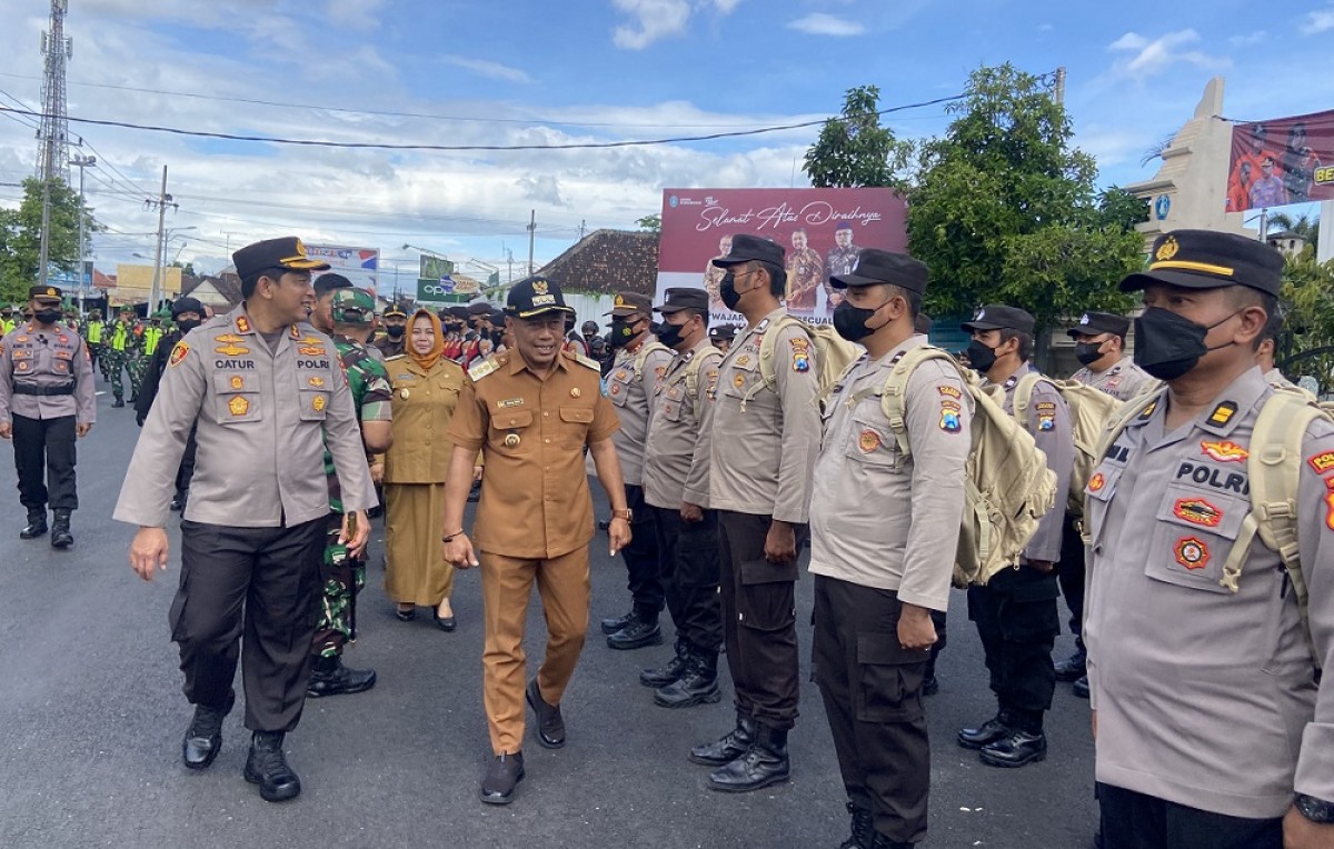 Apel gelar pasukan Pilkades di Ponorogo yang dilaksanakan serentak Selasa 22 November 2022. (Foto: Mita Kusuma/jatimnow.com)