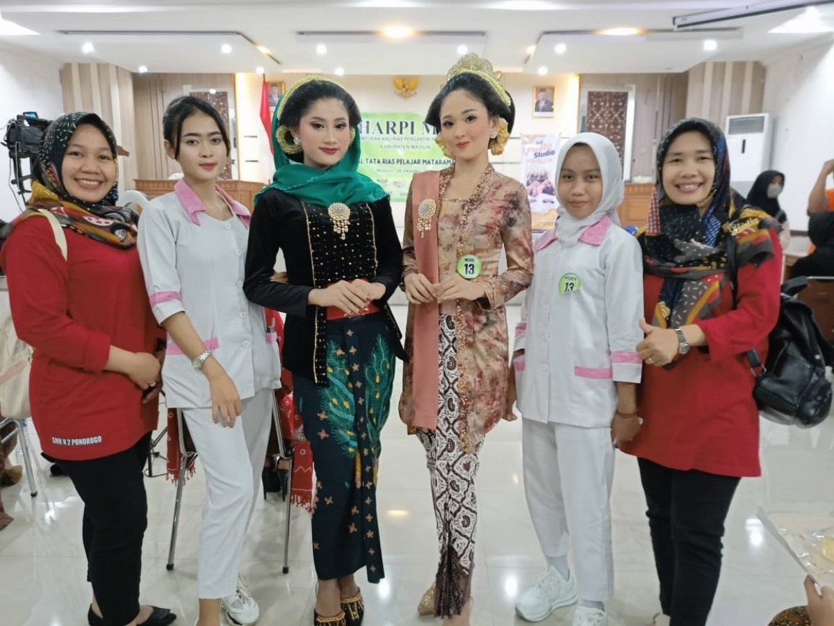 Siswi SMKN 2 Ponorogo raih juara dalam lomba Mataraman Art Festival (Foto-foto: Tarmin for jatimnow.com)