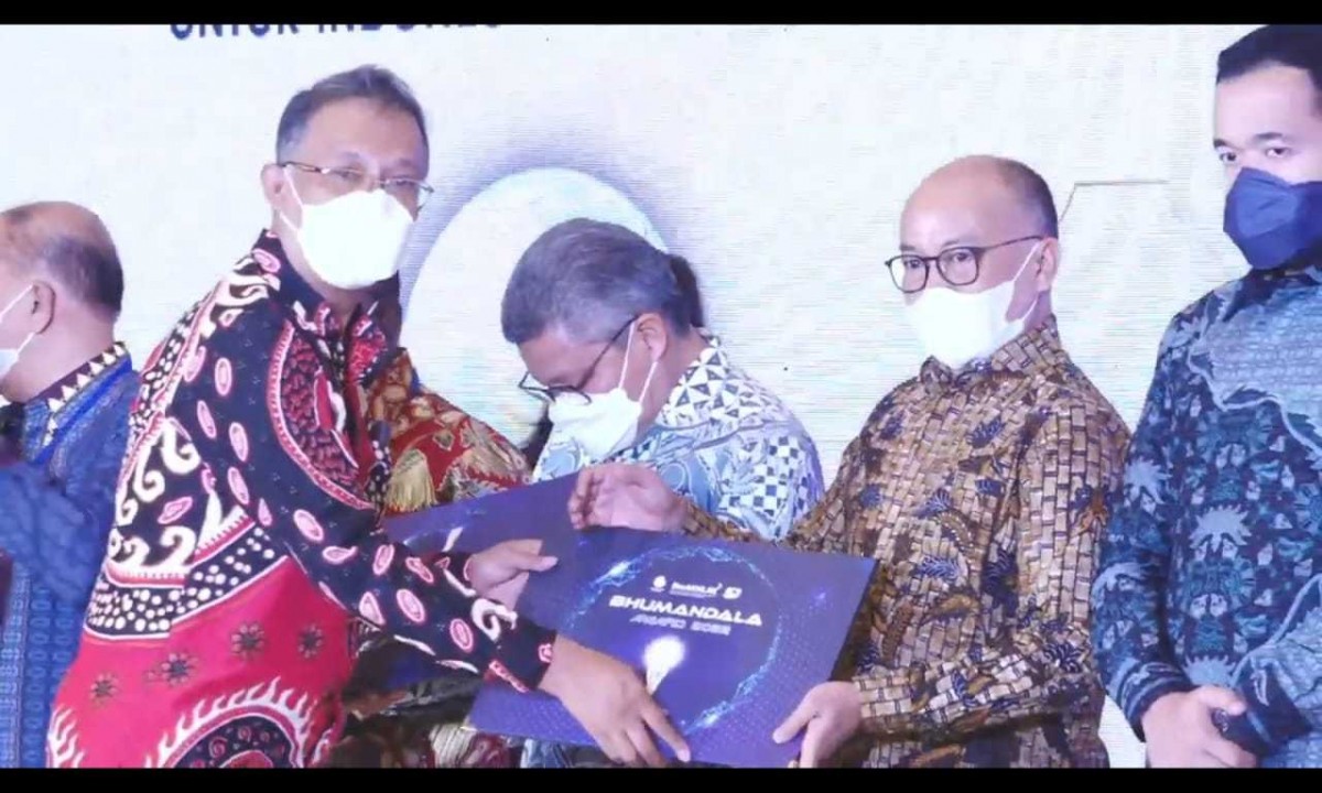 Kepala Bappeda Litbang Kota Mojokerto, Agung Moeljono Soebagijo saat terima penghargaan (Foto-foto: Kominfo Kota Mojokerto for jatimnow.com)