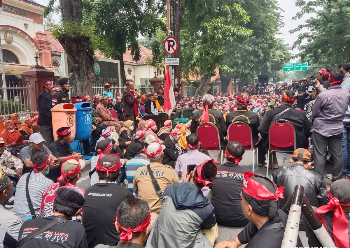 Aksi massa iringi sidang vonis Mas Bechi di Pengadilan Negeri Surabaya (Foto-foto: Rama Indra Surya Permana/jatimnow.com)