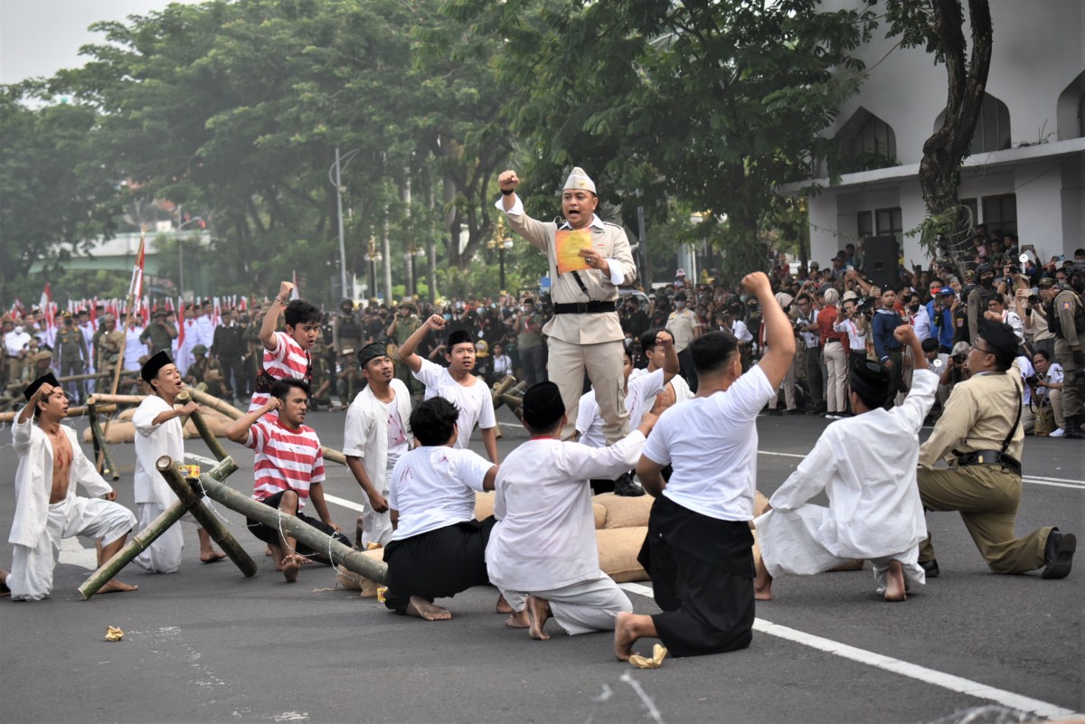 Wali Kota Surabaya Eri Cahyadi saat Parade Surabaya Juang, Minggu (6/11/2022). (Foto-foto: Pemkot Surabaya/jatimnow.com)
