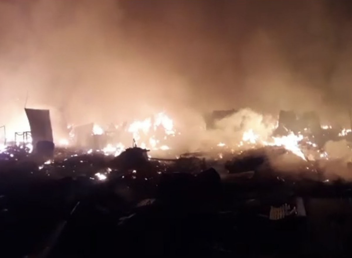 Pasar Kesamben Blitar terbakar (Foto: Tangkapan layar video amatir warga)