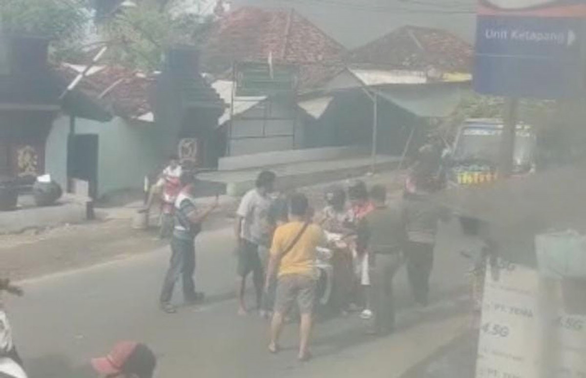Proses penangkapan pengedar narkoba di Sampang (Foto: Tangkapan layar video viral)