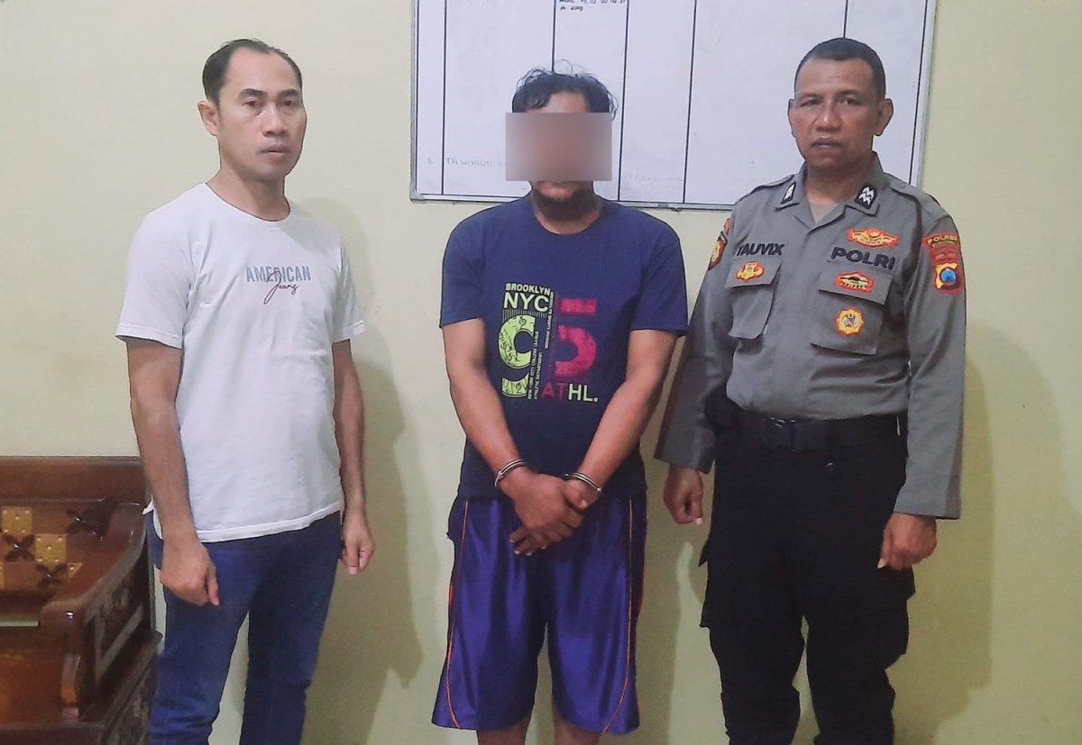 Buronan kasus pencurian saat diamankan di Mapolsek Ngasem, Kediri (Foto: Humas Polsek Ngasem/jatimnow.com)